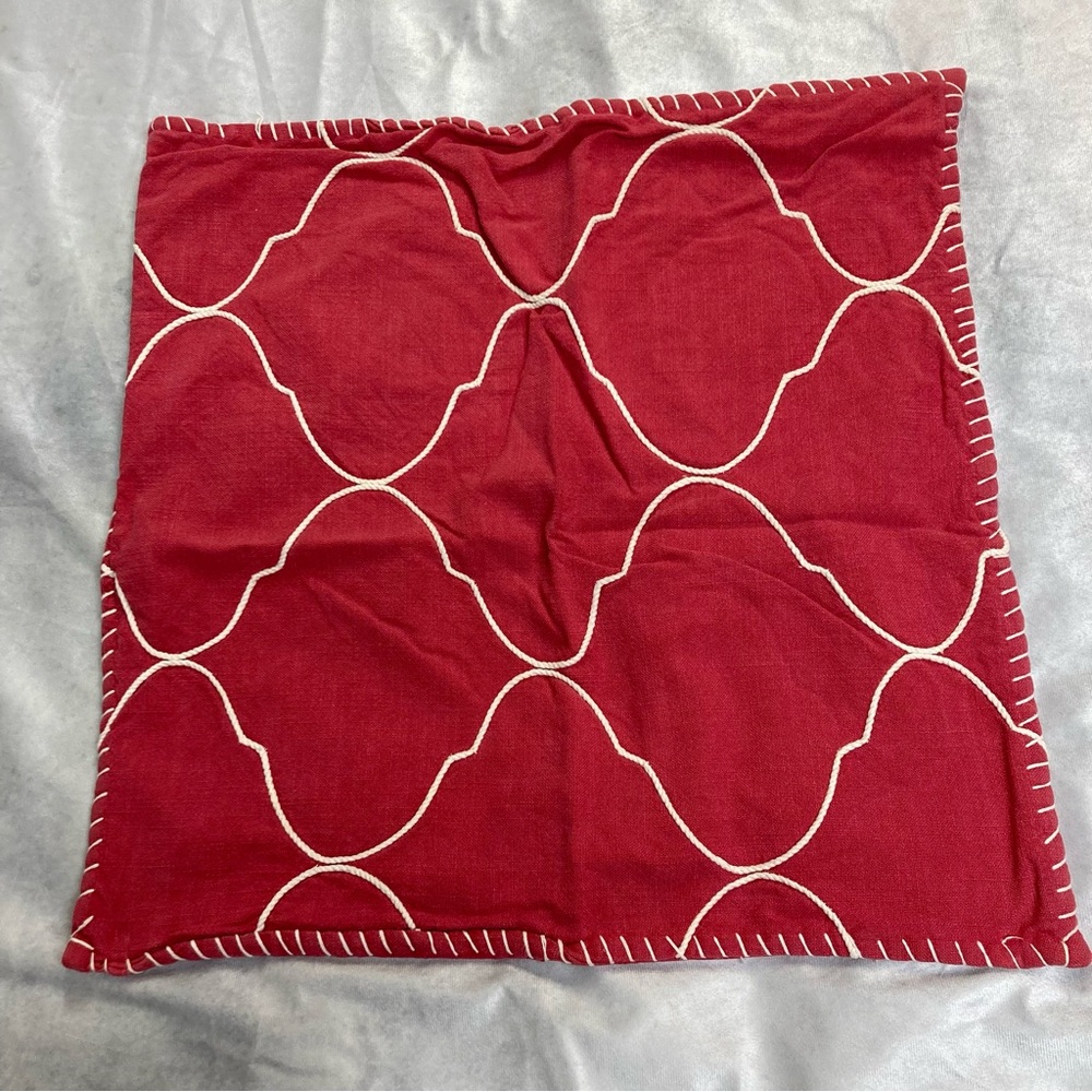 Pottery Barn Brick Faded Red and White Zippered Pillowcase Lose Thread on edge